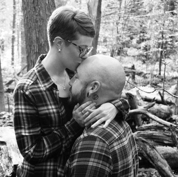 Meet your Posher, Amanda - Picture 1 of 1